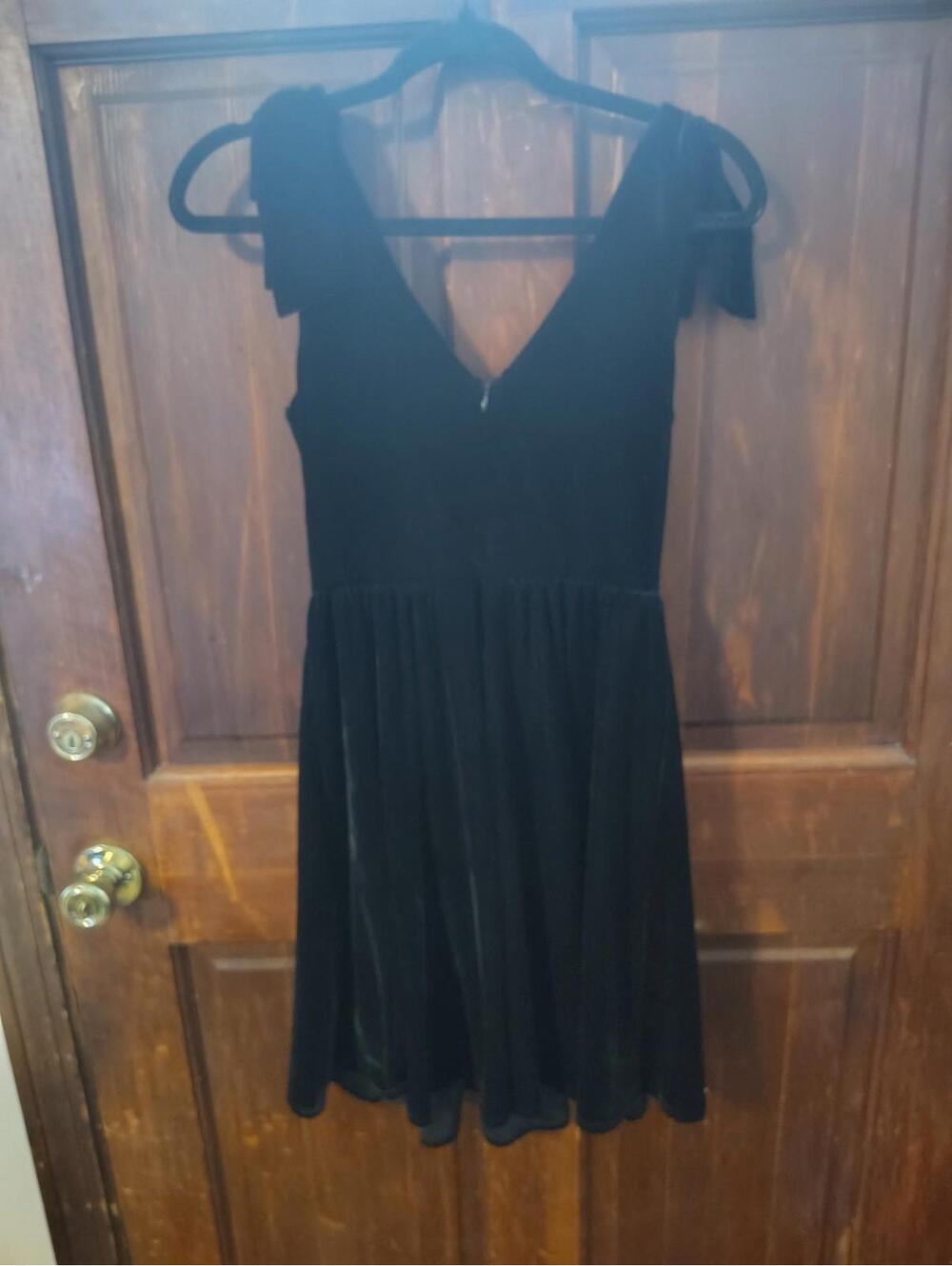 Aqua Velvet lbd with bow detail on shoulder Medium